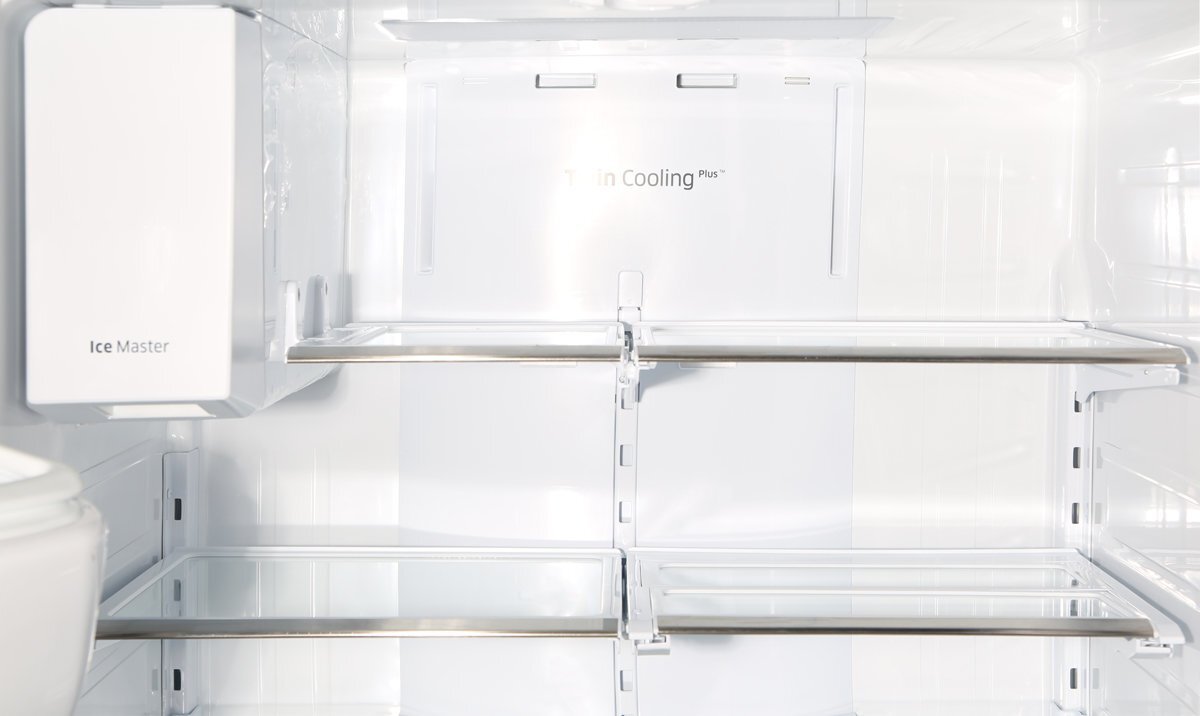 Samsung SRF677CDBLS 680L French Door Fridge hero image