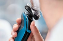 Philips S5050 AquaTouch Wet and Dry Electric Shaver hero image