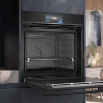 Siemens iQ700 60cm Built-In Oven with Steam Function - Black HS958GDD1 hero image