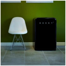 Husky 112L Retro Style Bar Fridge Black HUS-RETRO112BLK1 hero image