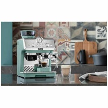 DeLonghi La Specialista Arte Manual Coffee Machine Toronto Green EC9155GR hero image