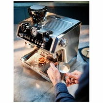 DeLonghi La Specialista Maestro Manual Coffee Machine EC9665M hero image