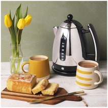 Dualit Jug Kettle Gloss Black/Polished DU72040 hero image