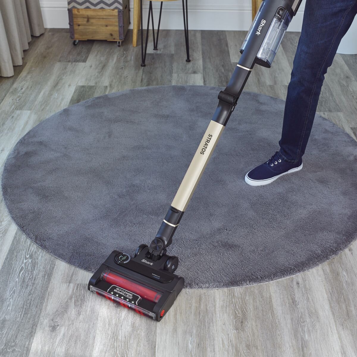 Shark Stratos Cordless Pet Pro Vacuum with Clean Sense IQ IZ400 hero image