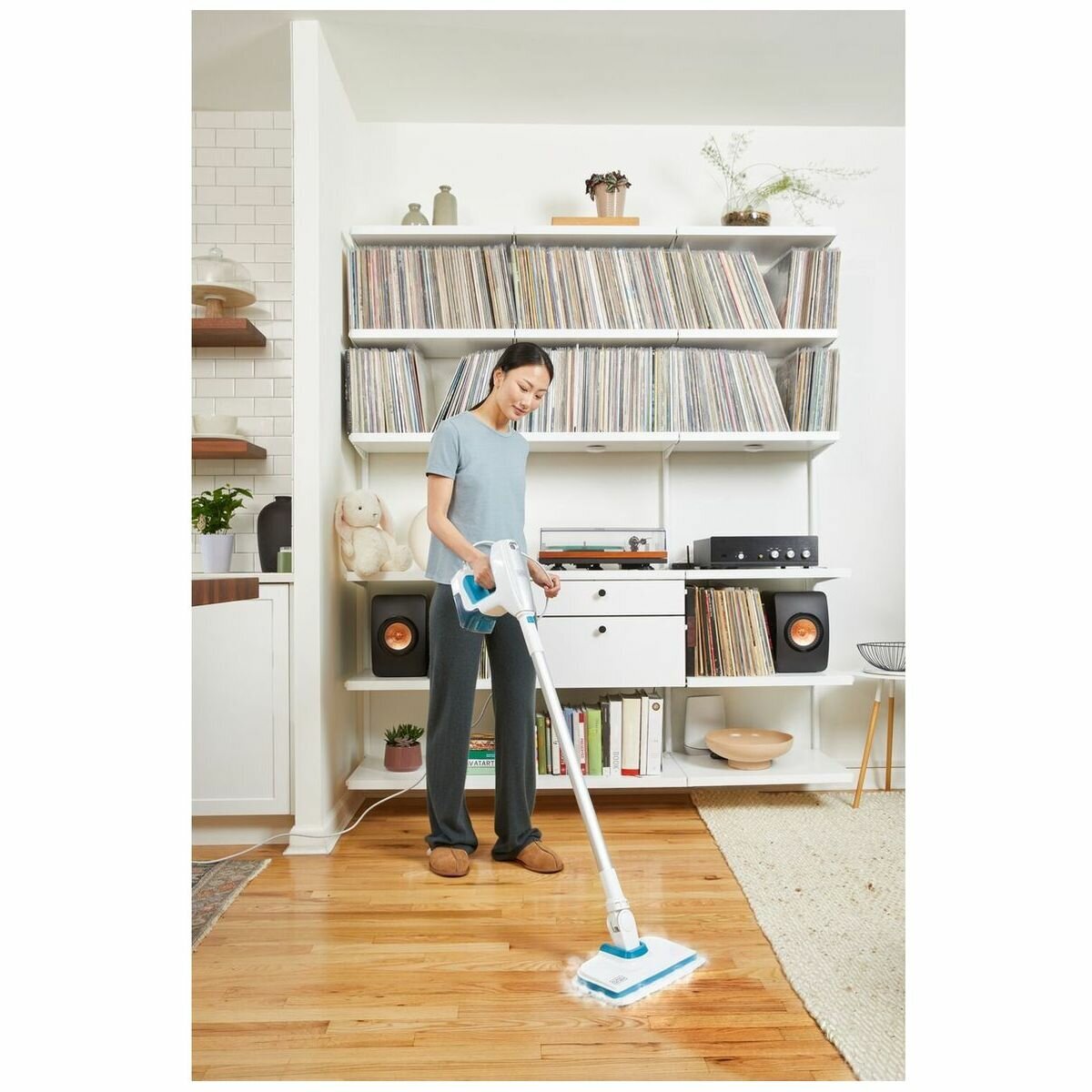 Black & Decker 1500W SteamSystem with Floor Extension BHSM15FX08-XE hero image