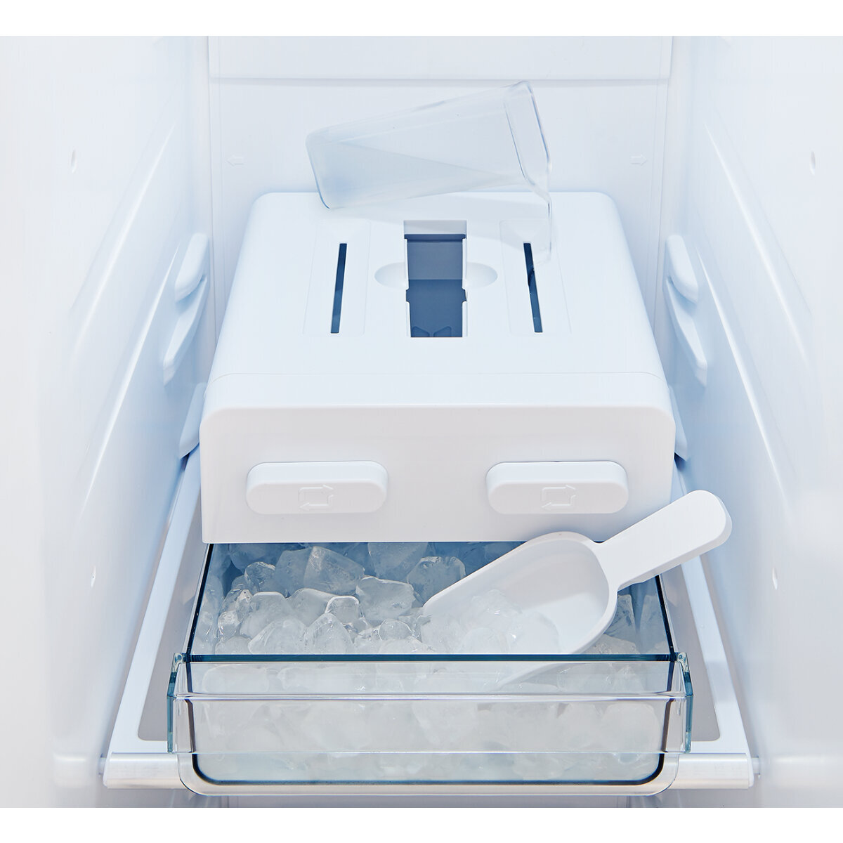 Westinghouse 624L Side by Side Refrigerator White WSE6630WA hero image
