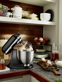 KitchenAid 5KSM3311XABM Mini Stand Mixer Matte Black hero image