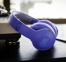 JBL V700BTBLUGP Everest 700BT Wireless Over-Ear Headphones hero image