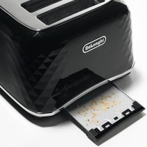 Delonghi KBJ2001BCTJ4003BK Brillante Toaster and Brillante Kettle Pack hero image