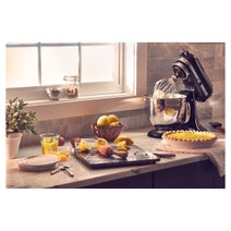 KitchenAid 5KSM150PSAOB Artisan Stand Mixer hero image