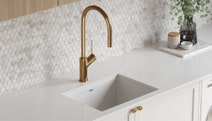 Oliveri Vilo Pull Out Mixer Tap Gold VT0398B-AU hero image