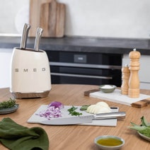 Smeg 50s Retro Style 6 Piece Knife Block Set Cream KBSF02CR hero image