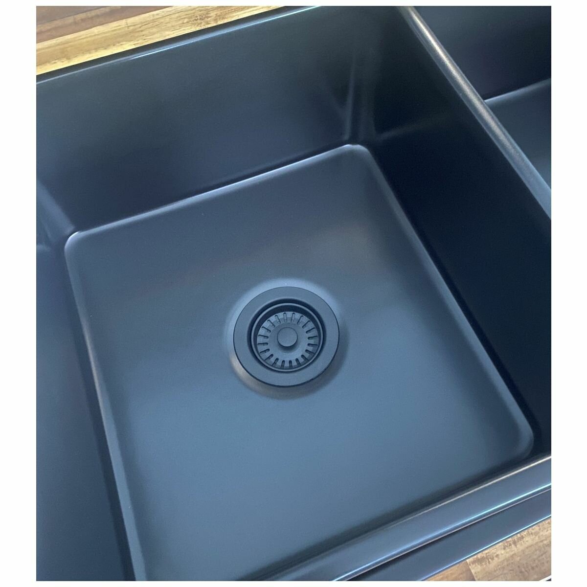 Turner Hastings 90 x 50 Basket Waste with Long Thread  Matte Black 90BW-MB hero image