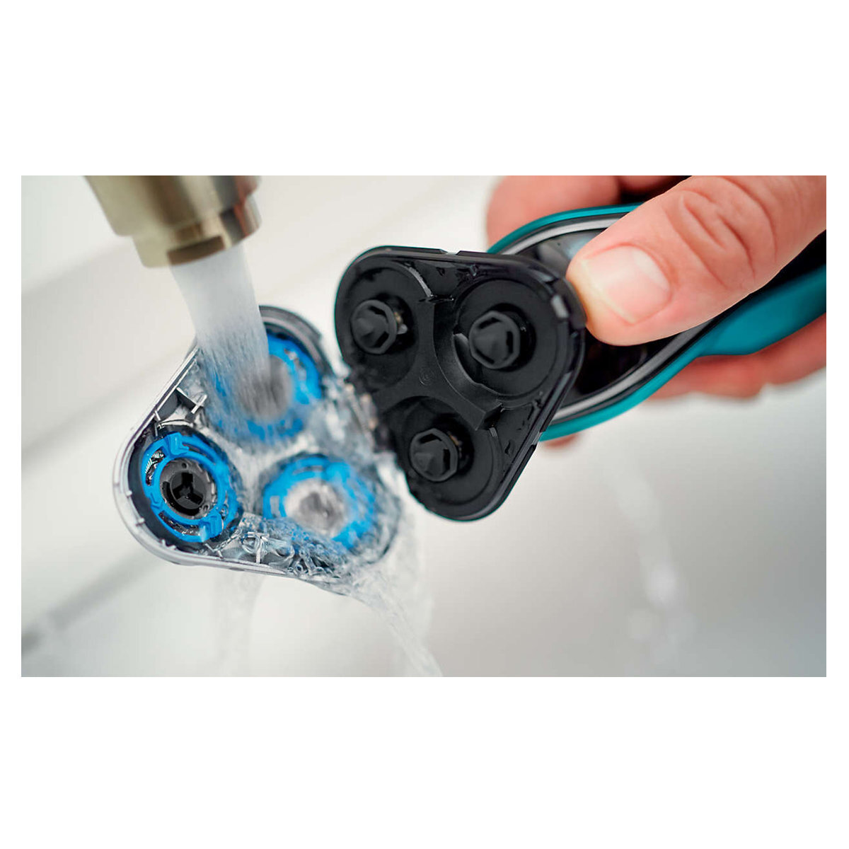 Philips S5550-44 Series 5000 Multiprecision Electric Shaver with Nose Trimmer hero image