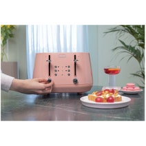 DeLonghi Eclettica Four Slice Toaster Pink CTY4003PK hero image