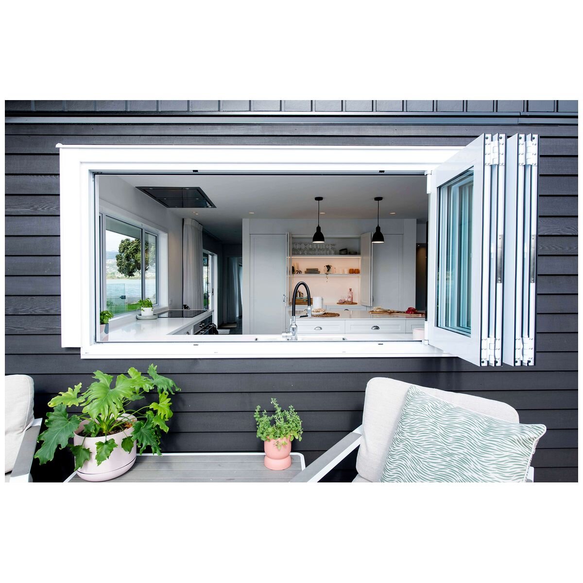 Schweigen 120cm SILENT Ceiling Cassette UM4220-12SEPAK hero image