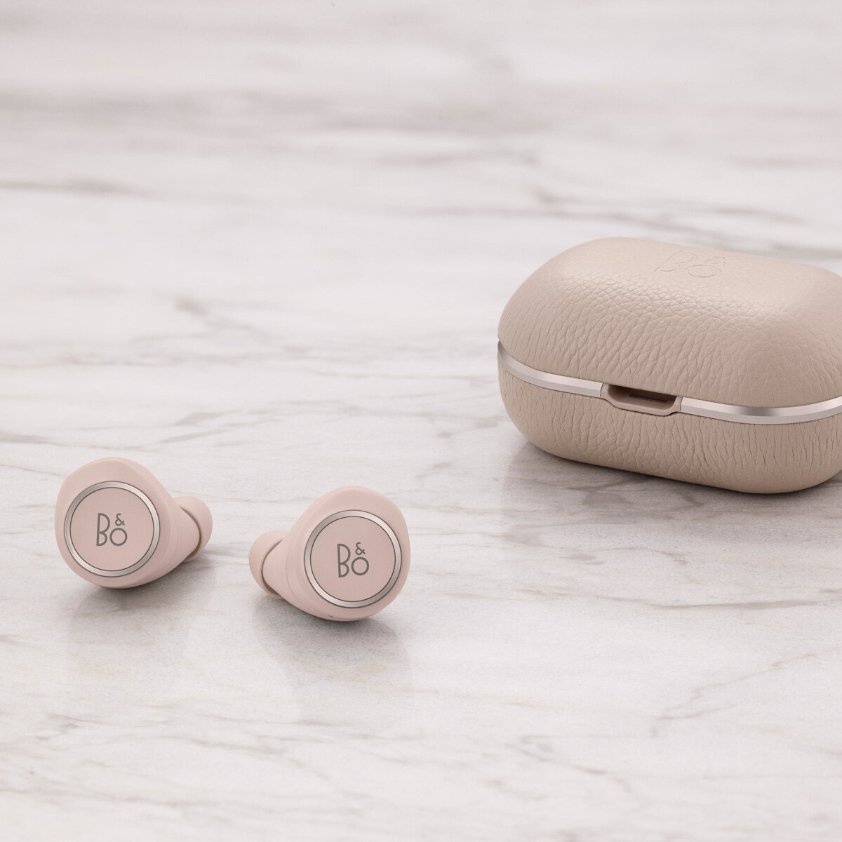 B&O BeoPlay E8 2.0 True Wireless In-Ear Headphones Limestone 244341 hero image