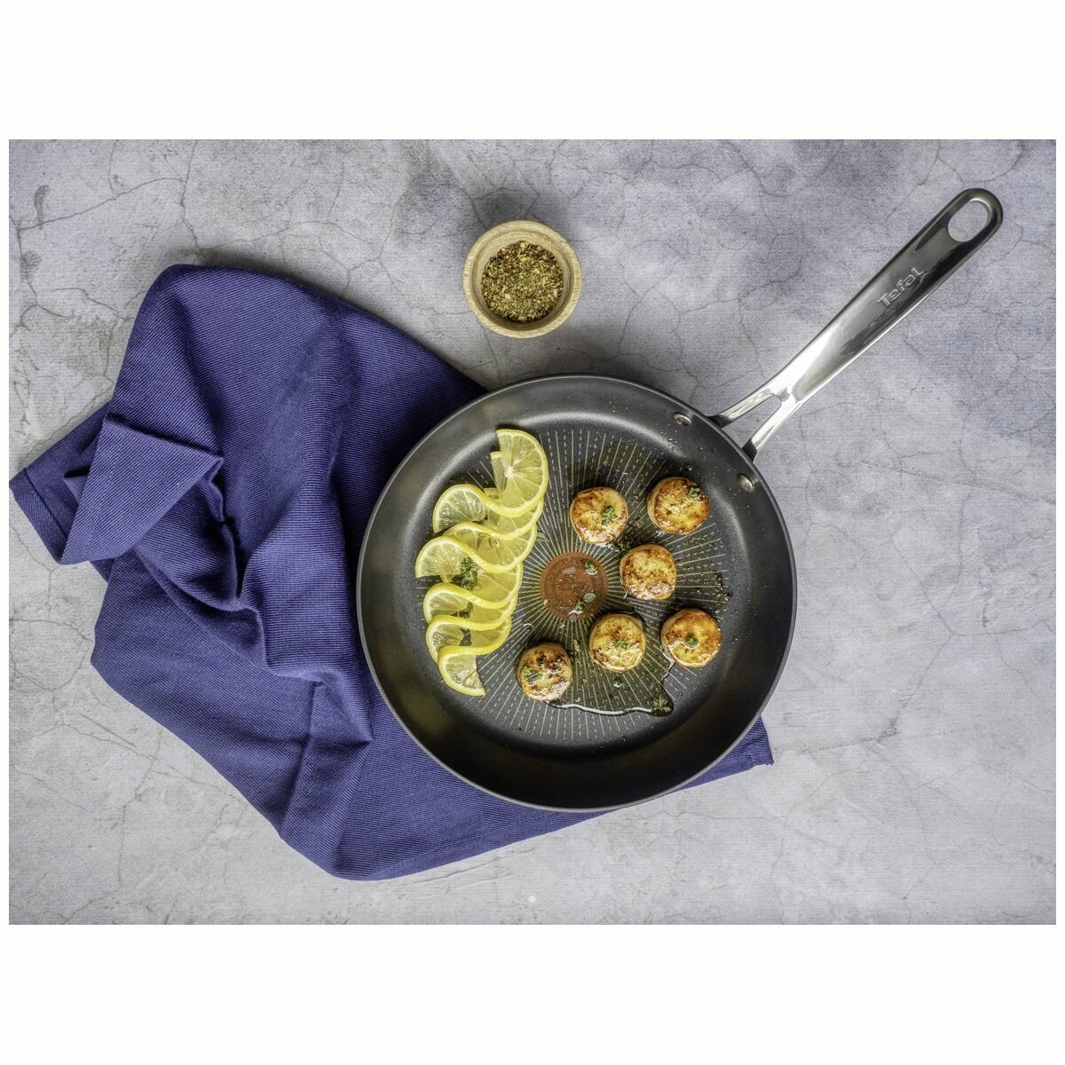 Tefal 28cm Unlimited Premium Non-Stick Induction Frypan G2560616 hero image
