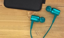 Sony MDREX750NAL High-Resolution Noise Cancelling Headphones hero image