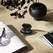B&O BeoPlay E8 2.0 Wireless In Ear Headphones Black - 1646100 hero image