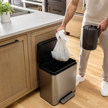 Shark MessMaster Portable Wet/Dry Vacuum VS101 hero image