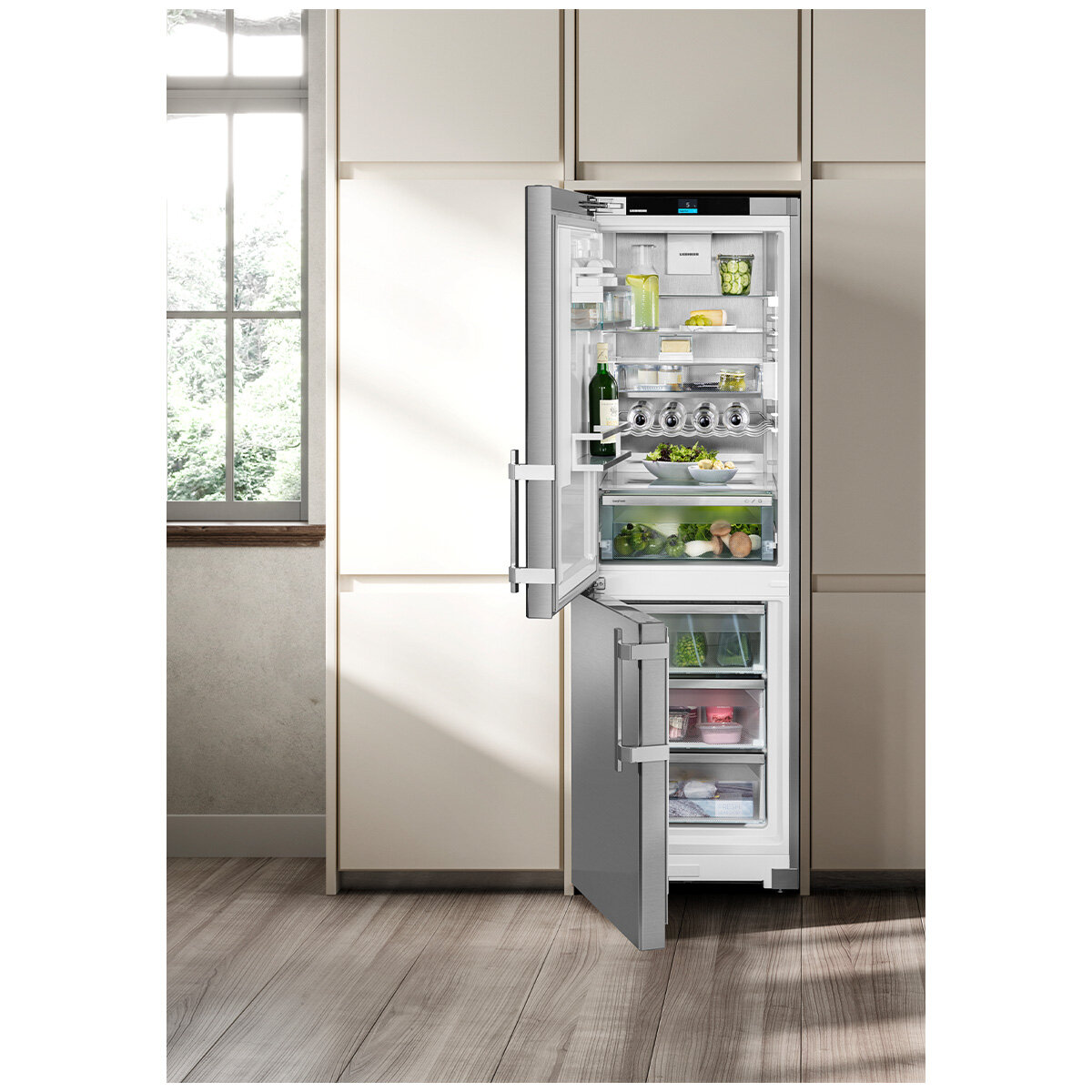 Liebherr 332L Bottom Mount Fridge with Easy Fresh and VarioTemp Left Hinge SCNSDH5253LHH hero image