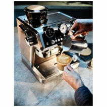 DeLonghi La Specialista Maestro Manual Coffee Machine EC9665M hero image