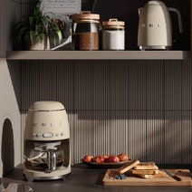 Smeg 50s Retro Style Drip Filter Coffee Machine Moonlight DCF02MLMAU hero image