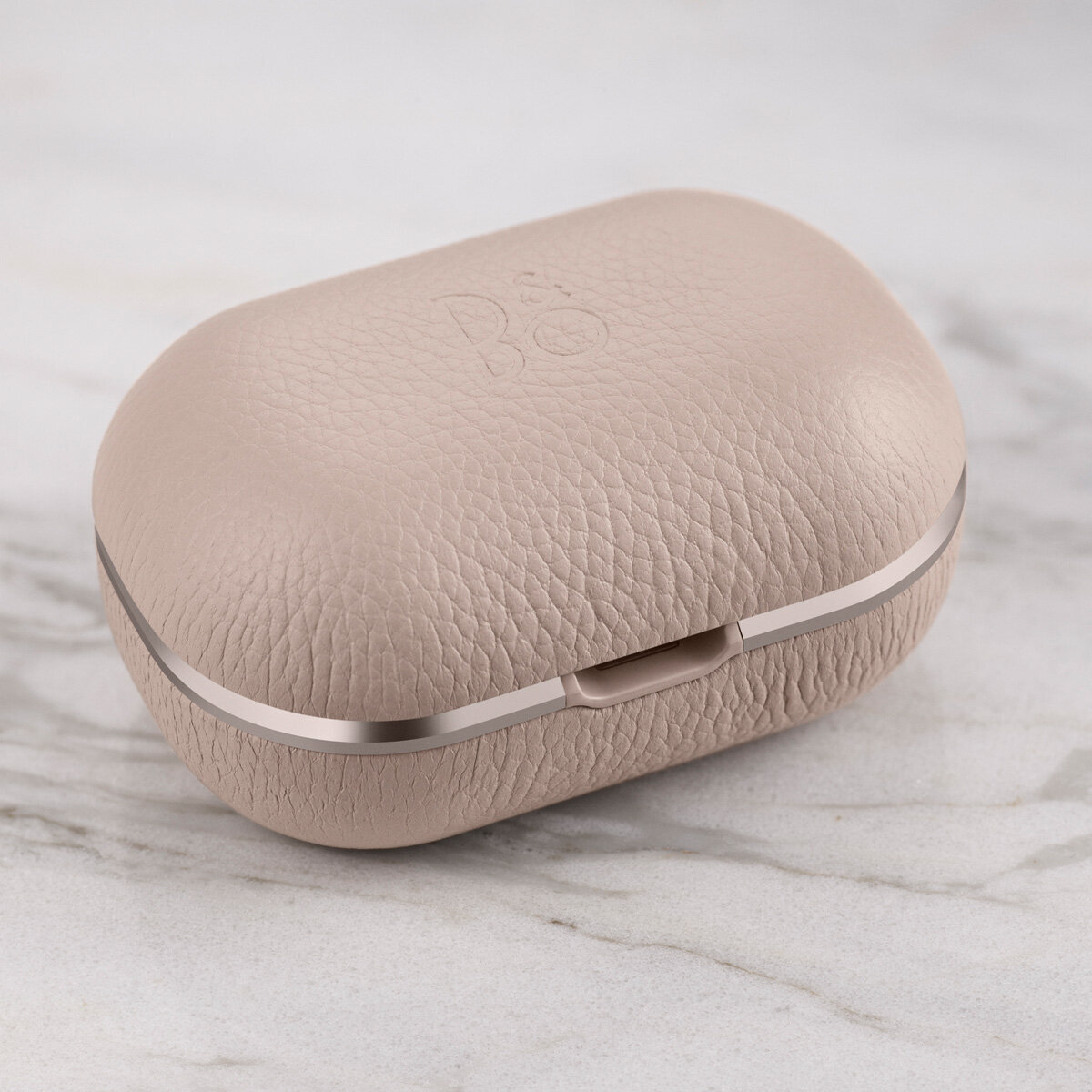 B&O BeoPlay E8 2.0 True Wireless In-Ear Headphones Limestone 244341 hero image