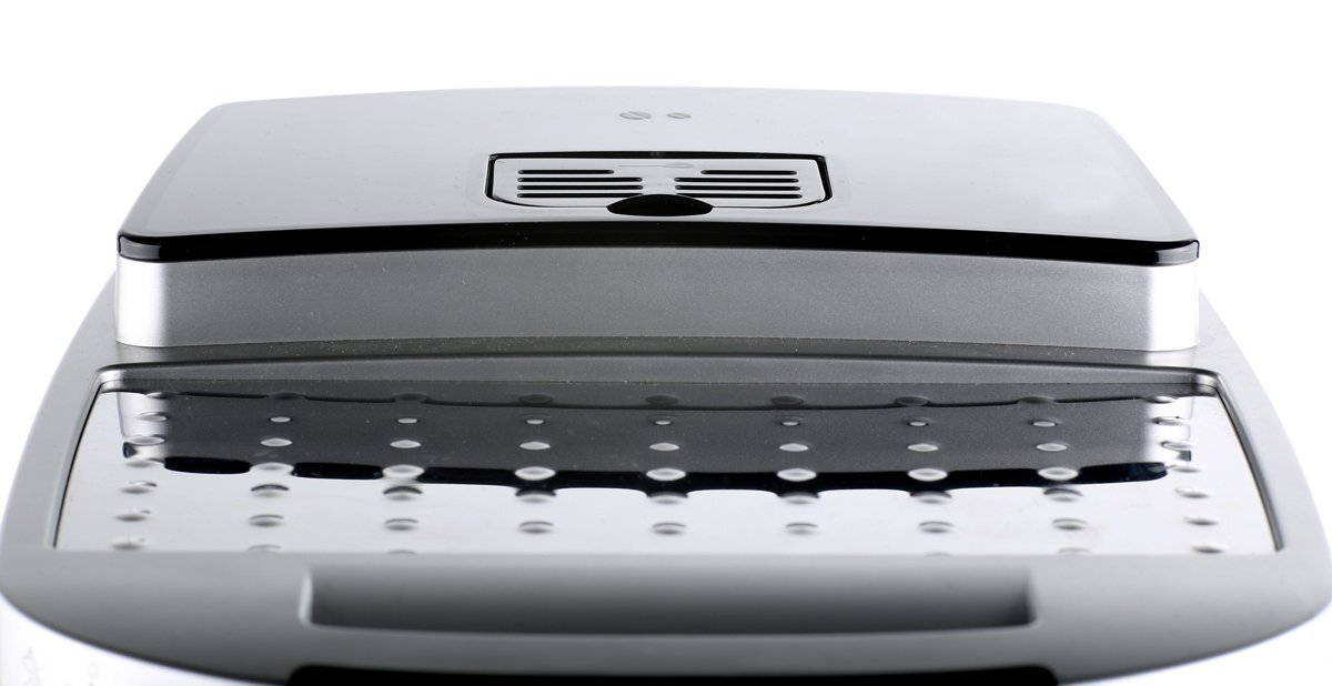 DeLonghi Magnifica S Coffee Machine ECAM22110SB hero image