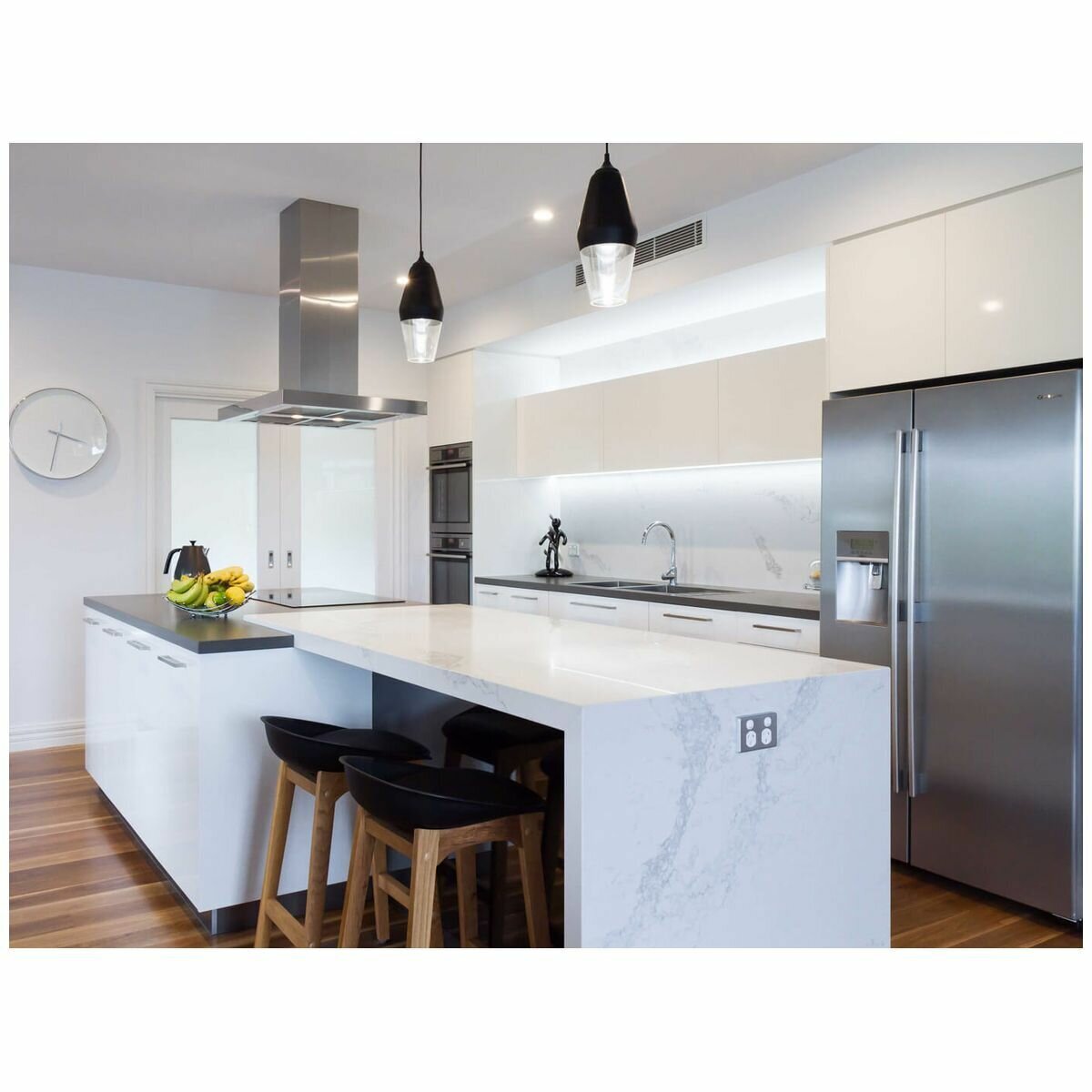 Schweigen Silent Island Rangehood 90cm PKIS4110ST hero image