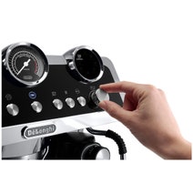DeLonghi La Specialista Maestro Manual Coffee Machine with Cold Brew Black EC9865BM hero image