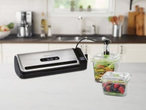 FoodSaver Handheld Vacuum Sealer with FoodSaver Controlled Seal VS1190VS7850 hero image