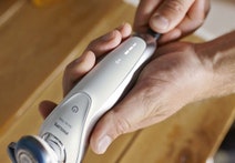 Philips S7710SC Series 7000 Wet and Dry Electric Shaver hero image