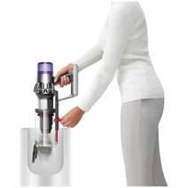 Dyson V11 Animal stick vacuum 371086-01 hero image