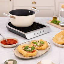 Smeg Portable Induction Hob Black PIC01BLMAU hero image