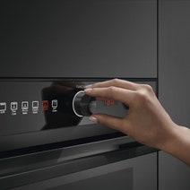 Fisher & Paykel 60cm Series 7 Pyrolytic Built-In Oven Black OB60SD9PB1 hero image