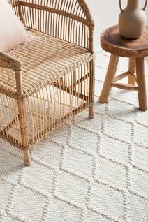 Rug Culture Huxley Large Off White Rug 280X190CM - HU-WHITE-280190 hero image