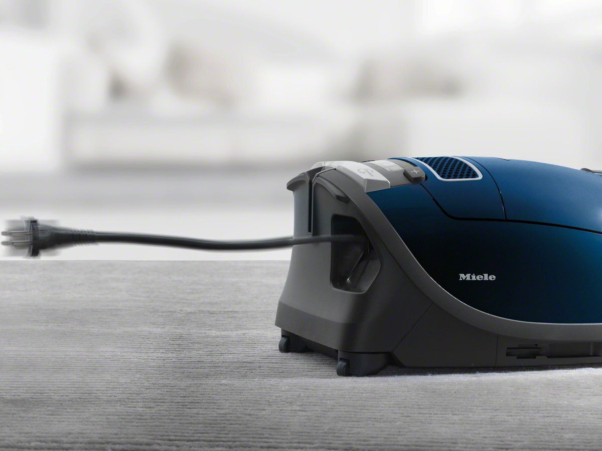 Miele 10797870 Complete C3 Comfort Total Care Power Line Vacuum Cleaner hero image