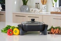 Westinghouse WHEF02K Electric Frypan hero image