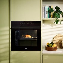 Haier 60cm 500 Series Built-in Pyrolytic Oven with Steam Assist Black HWO60S14TPB6 hero image