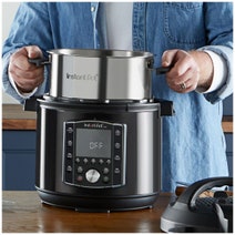 Instant Pot 8Ltr Pro Multi-Cooker-Black 113-0076-01-AU hero image