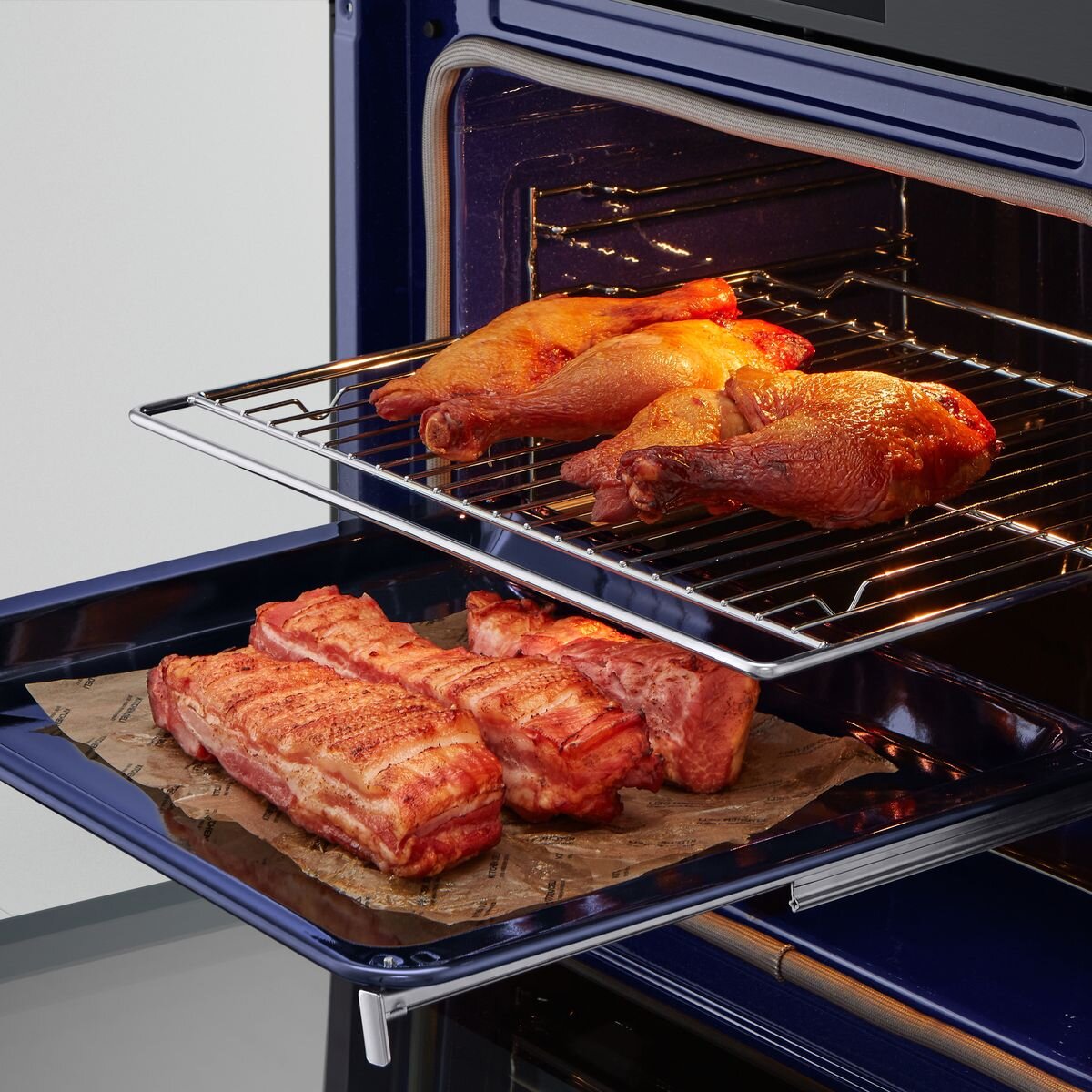 LG Series 9- 60cm Full Steam Pyrolytic Oven with InstaView-Matte Black BO609T2MB4 hero image