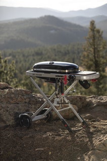 Weber Traveler Portable LPG BBQ K9010024 hero image