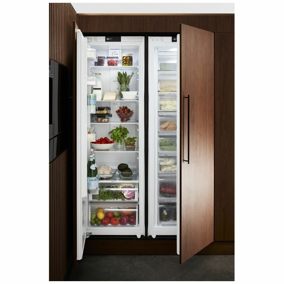 Smeg integrated shop fridge freezer