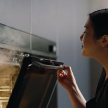 Fisher & Paykel 76cm Series 9 Contemporary Compact Combi-Microwave Oven Stainless Steel Accents OM76NDTDX1 hero image