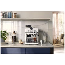 DeLonghi La Specialista Arte Evo Cold Brew Manual Coffee Machine White EC9255WI2 hero image