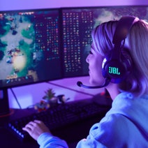 JBL Quantum 610 Wireless Over Ear Gaming Headset JBLQUANTUM610BLK hero image