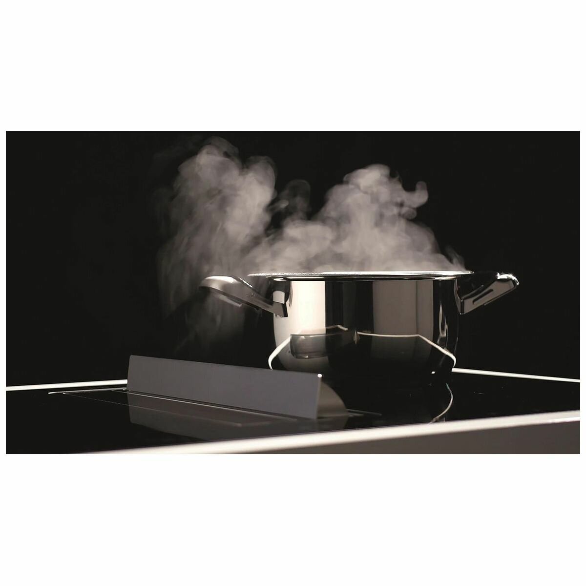 ILVE FUSION 90cm Induction Cooktop with Integrated Ventilation System hero image