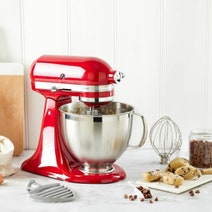 KitchenAid KSM195 Artisan Stand Mixer Empire Red 5KSM195PSAER hero image